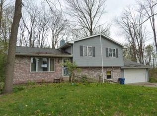 3040 Island Hwy, Charlotte, MI