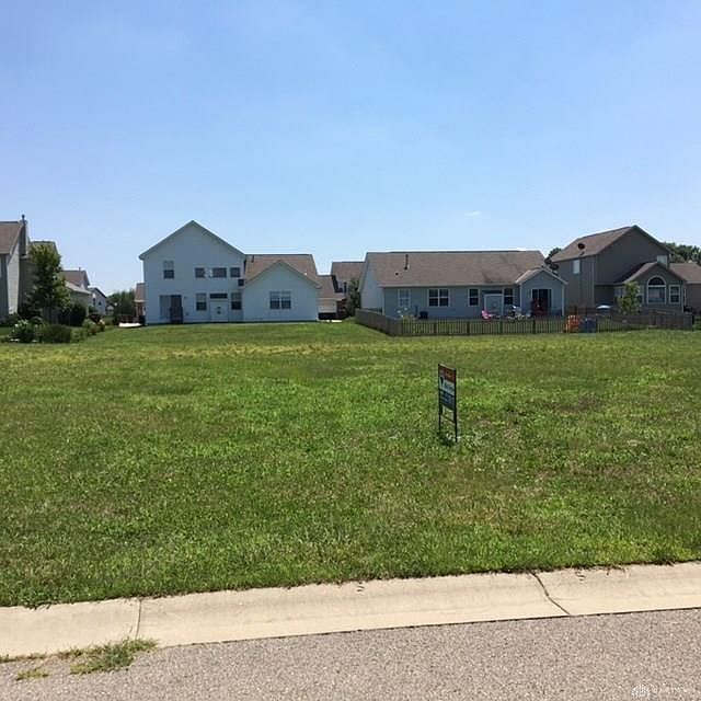 1st image of 118 Burgundy Dr #120