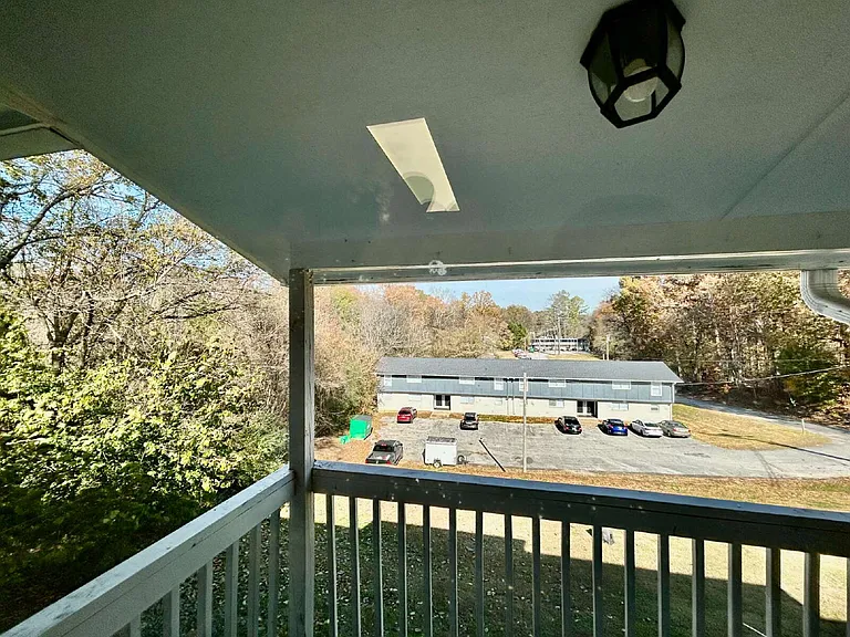 208 Woodcreek Dr #B-8 — Photo 11
