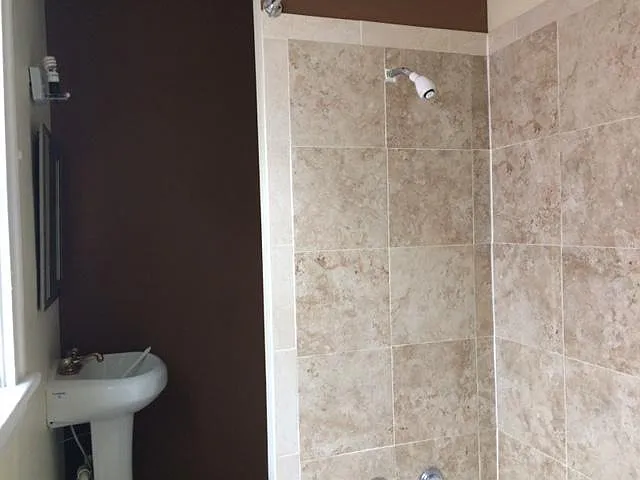 2357 Stratford Ave — Photo 7