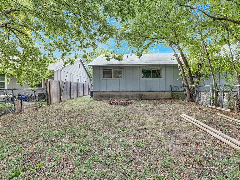 10801 Lanshire Dr #A — Photo 16