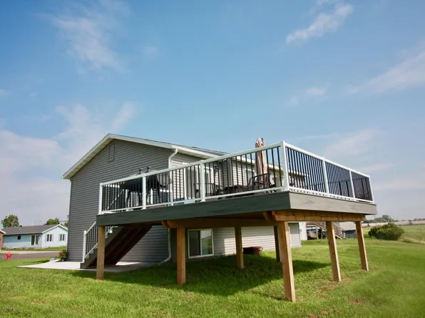 412 Mill Ct, Breckenridge, MN 56520