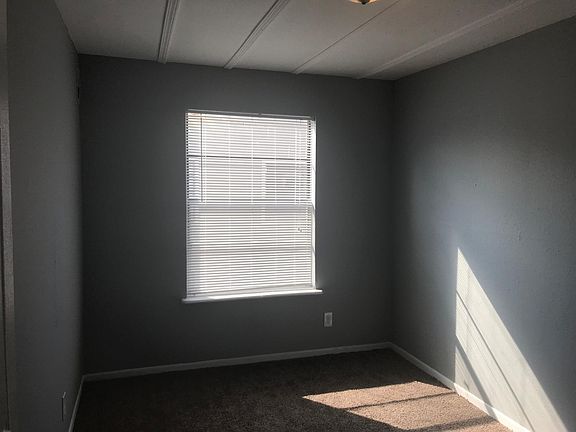 3rd image of 441 Sundown Dr