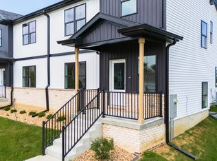 1521 Belclare Rd, Normal, IL 61761