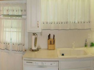 1248 Echo Dr, Whitehall, PA 18052