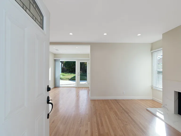 3054 N Frederic St — Photo 3