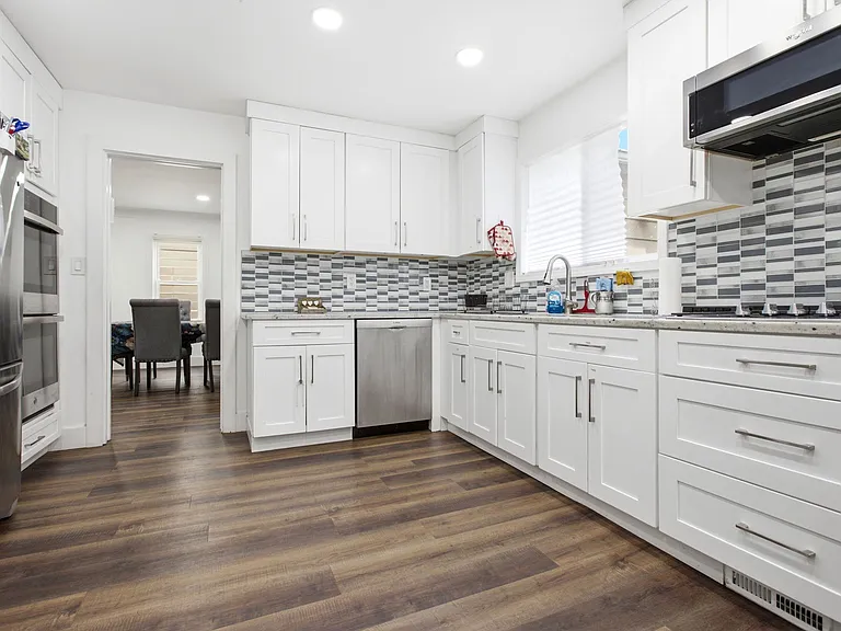 2429 Claver Rd — Photo 7