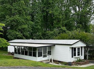 8 Spring Haven Dr, Flat Rock, NC 28731