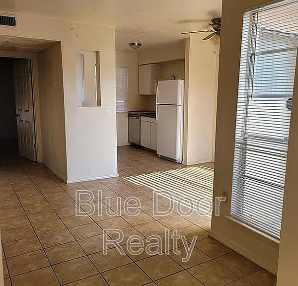 4601 Carlisle Blvd NE #H3 — Photo 1
