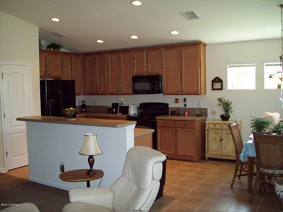 2nd image of 188 Woodfield Ln