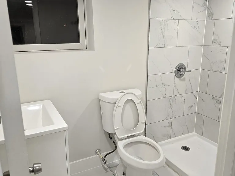 1225 Linden Ave — Photo 13