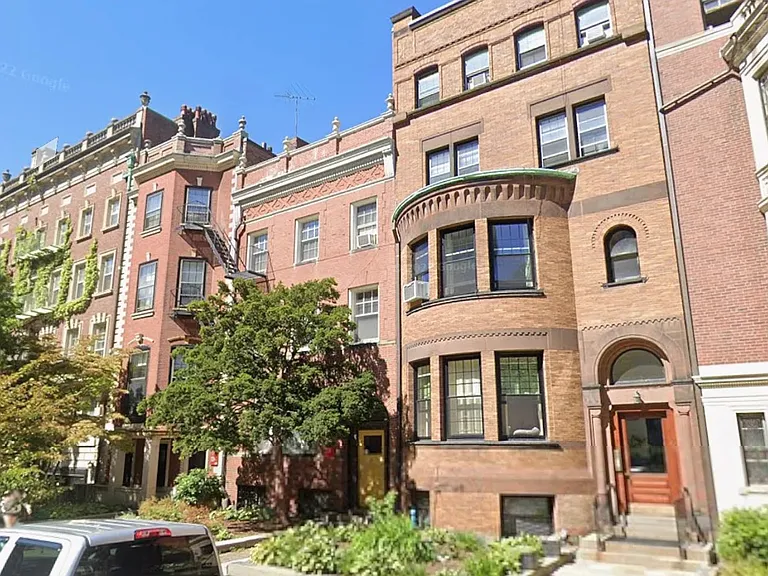137 Bay State Rd #B — Photo 1