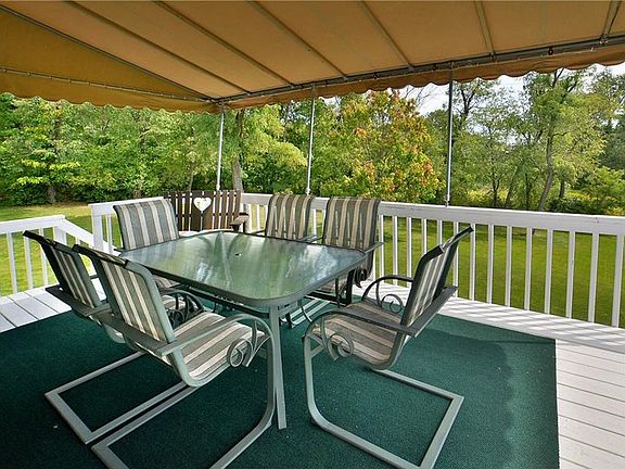 4th image of 306 Basswood Ct