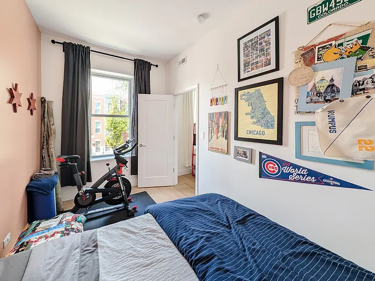 3231 W Armitage Ave — Photo 23