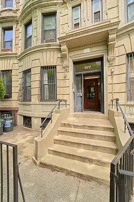 Rented by Living New York | media 12