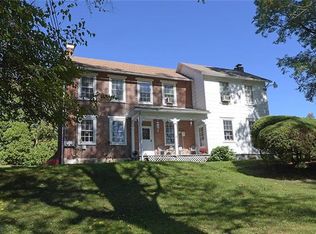 2840 Whitetail Deer Dr, Bath, PA 18014