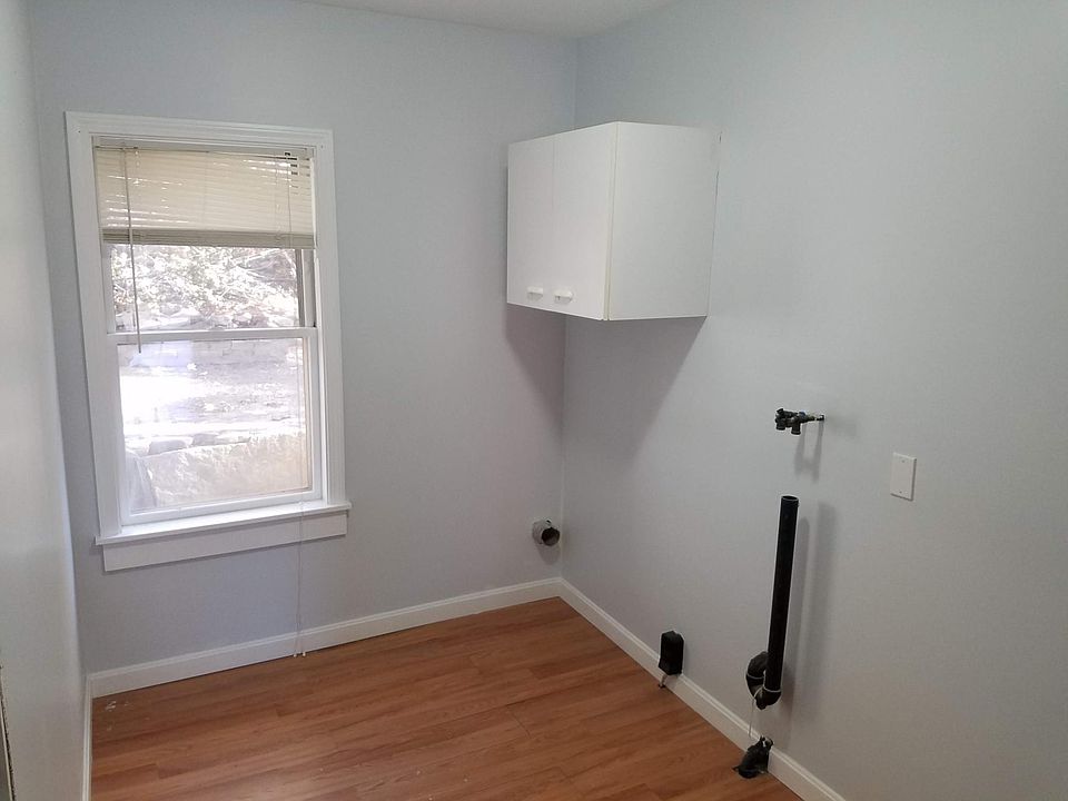 In-unit Laundry hook-up