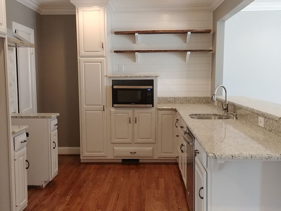 Live edge, granite, 2 pantries