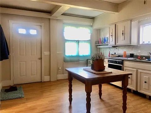 3rd image of 295 Auburn St #1