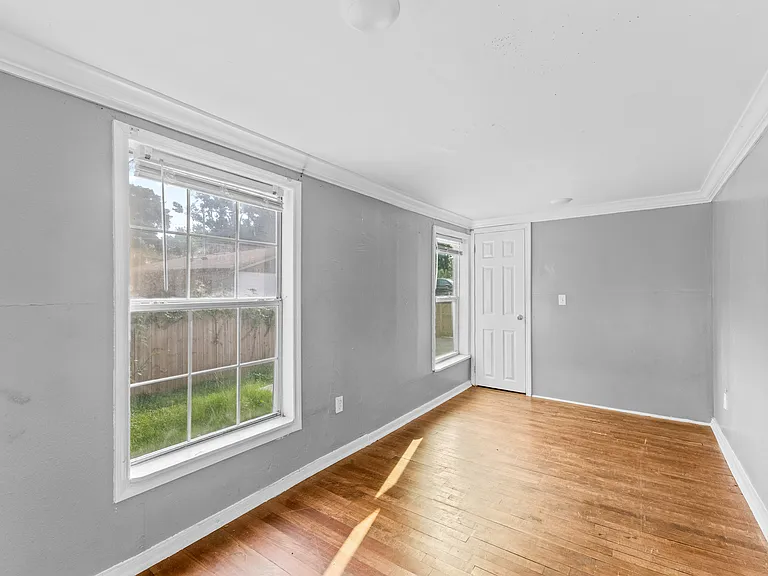 2318 Saxon St #A/B — Photo 39