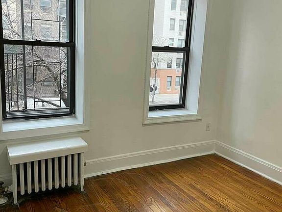 5th image of 320 E 34th St APT 2