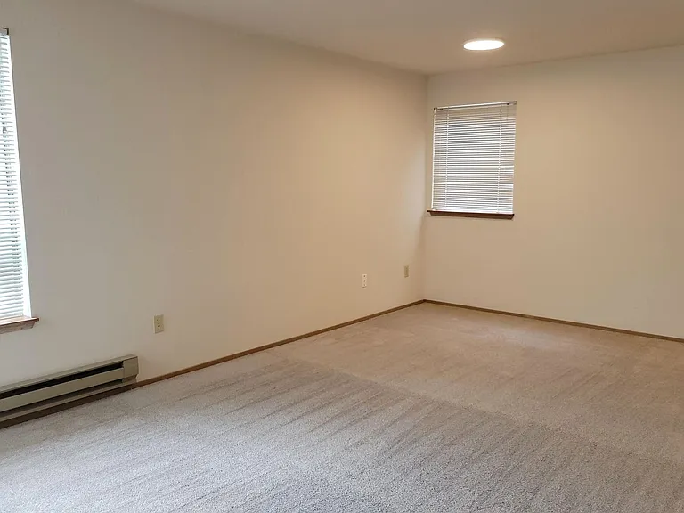 Kelly Anne Apartments — Photo 28