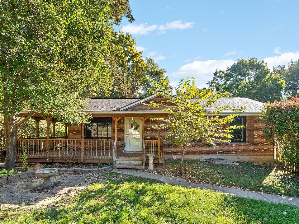 1st image of 527 Ginkgo Dr