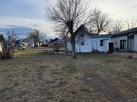 2nd image of 207 Harris St