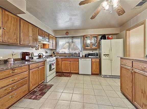 5th image of 4675 Redwood St