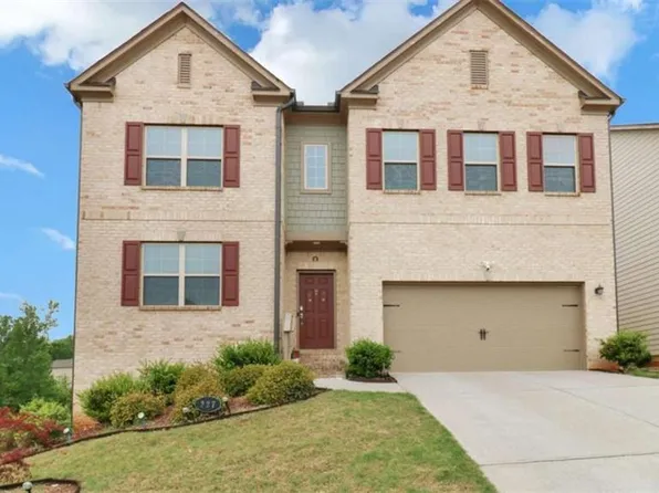 327 Round Pond Dr, Lilburn, GA 30047