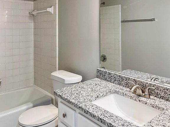 2nd image of 2323 Ward St SE #4