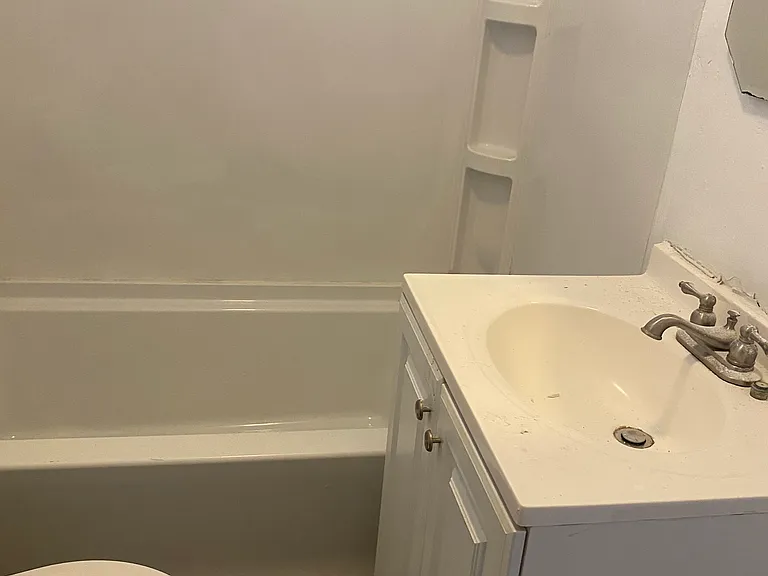 559 Alexander Pl — Photo 2
