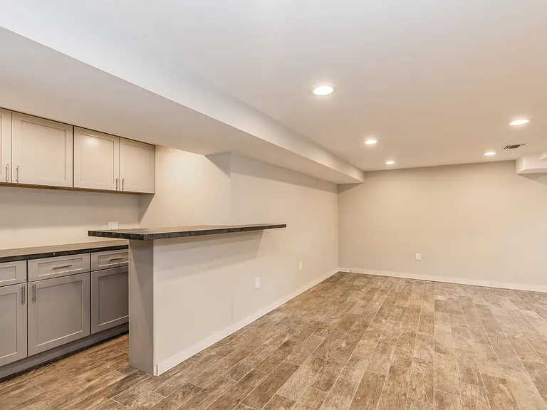 66 E Gramercy Pl — Photo 29