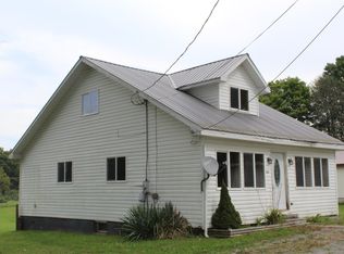 419 Woodbine Rd, Craigsville, WV 26205