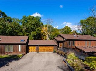 24 Club Rd, Carnegie, PA 15106
