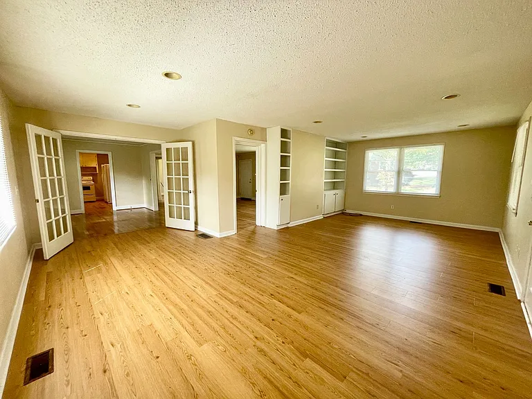 5906 Pine Valley Rd — Photo 4