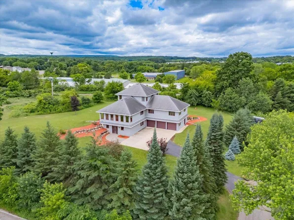 1130 Hill Street, Baraboo, WI 53913