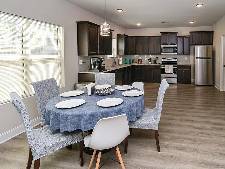 1051 Sandy Springs Rd NW — Photo 9
