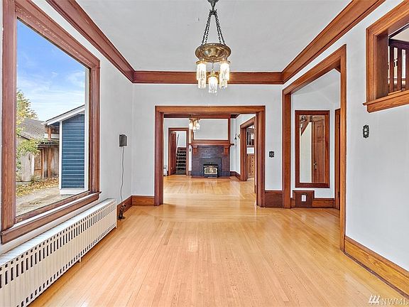 4th image of 615 N Pearl St