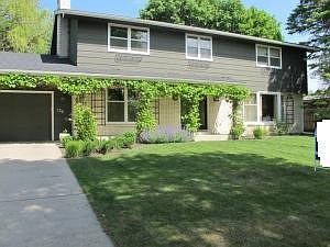 1st image of 124 Woodcrest Dr N