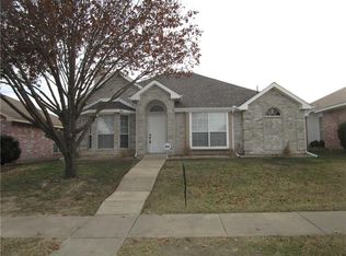 1064 Glencrest Dr, Cedar Hill, TX 75104