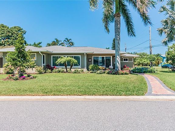 4th image of 2201 Tropical Shores Dr SE