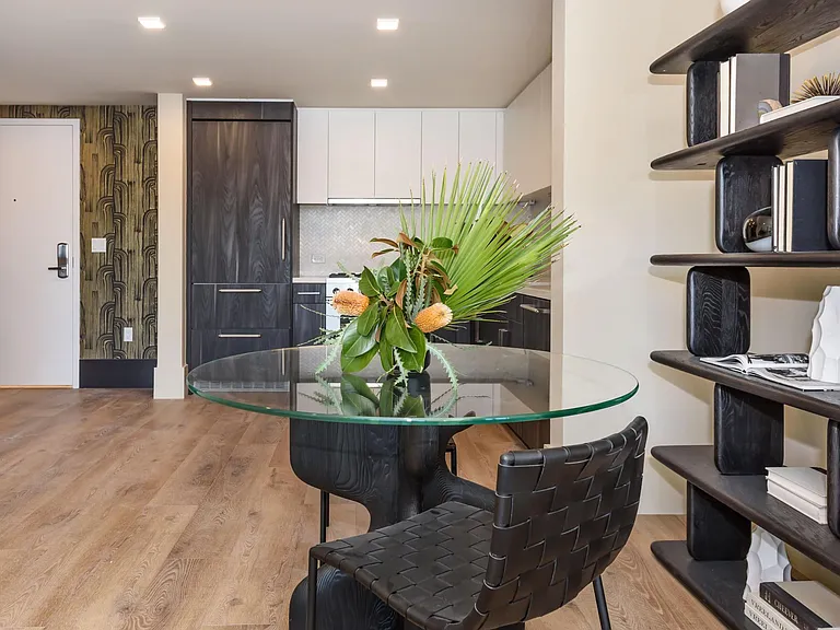 1288 Howard St #605 — Photo 7