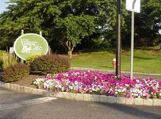 103 Kelly Dr, Edison, NJ 08820