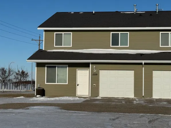 1339 34th Ave SE, Minot, ND 58701