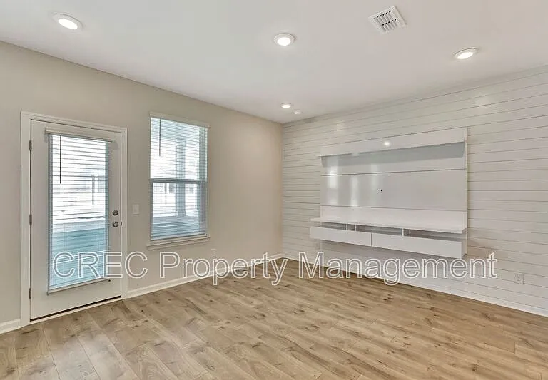 306 Pathfinder Way — Photo 13