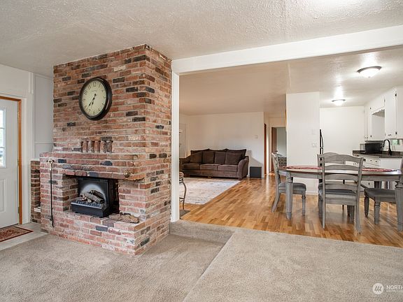 4th image of 12510 80th Avenue E
