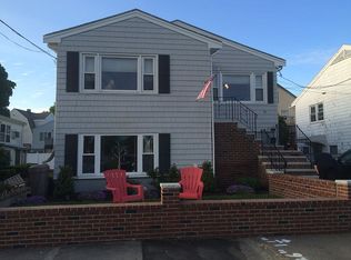 34 Franklin St, Winthrop, MA 02152