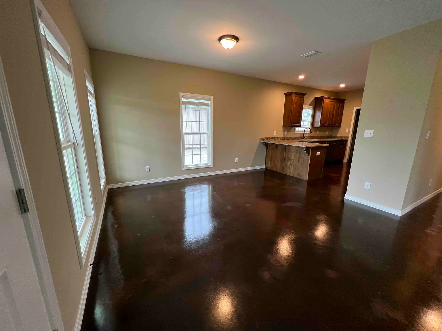 Available Mid September! 3 Bedroom / 2 Bath In Spanish Fort! — Photo 3