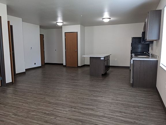 4th image of 1303 1st St W #302